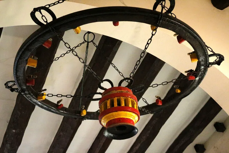 Aranya de ferro en forma de roda